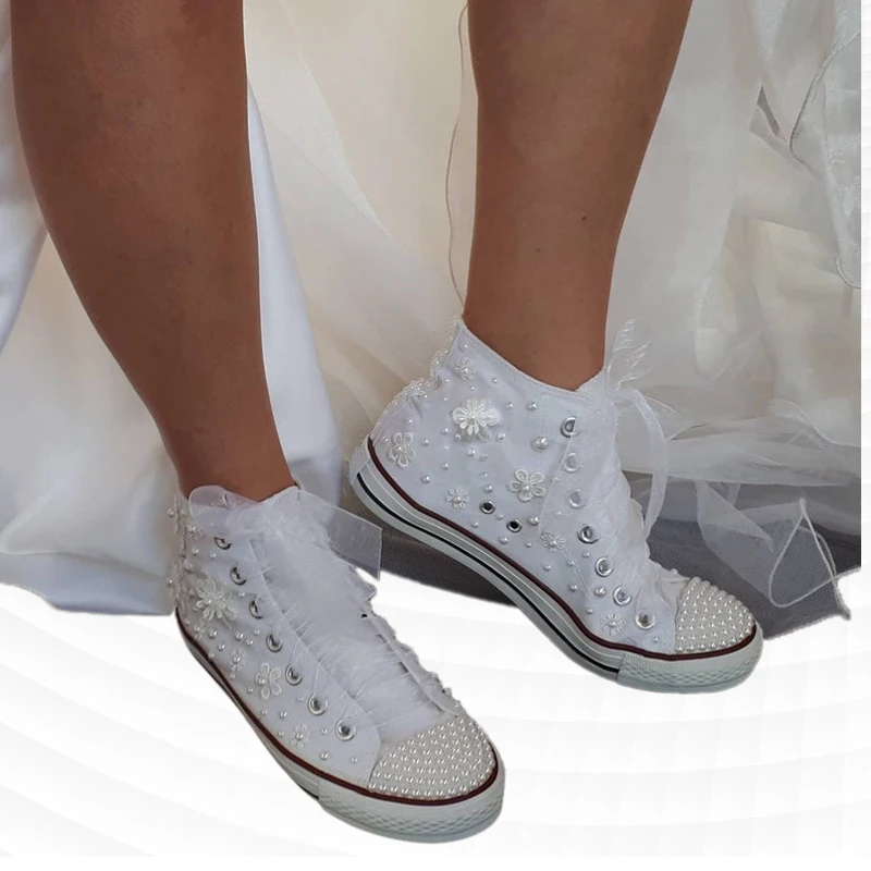 Heavy pearl flower ribbon wedding banquet plus-size women\'s shoes creative custom white lace-up casual sneakers 35-44