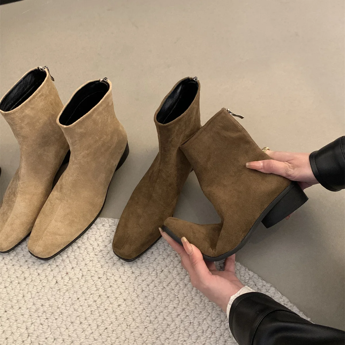 Zapatos con cremallera, botas de goma para mujer, botas con punta redonda, tobillo Med de lluvia para mujer, otoño 20224, Retro aterciopelado, Roma, PU, tacones de pezuña sólidos