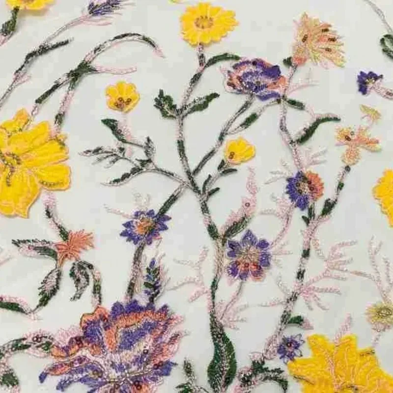 Gelber Schmetterling-Libellen-Blumen-Stickereistoff, Afrikanischer Spitzenstoff – Detail 3