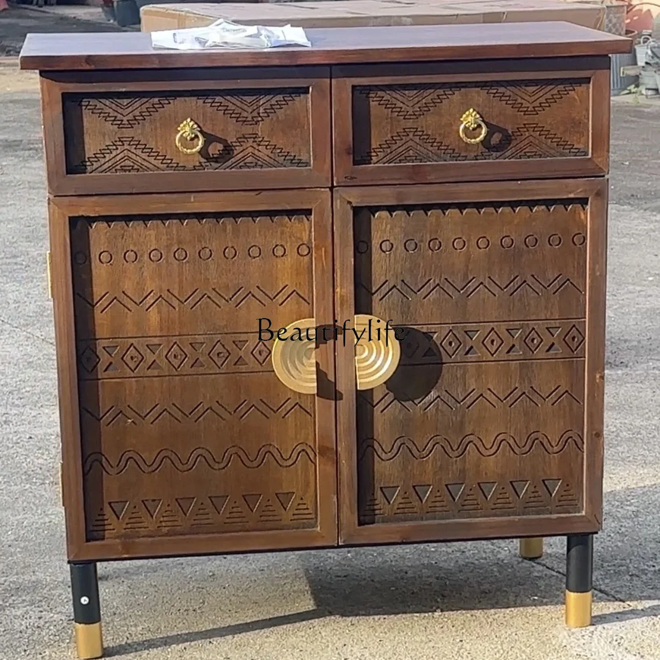 

ls 18European retro carved furniture engraving craft side cabinet