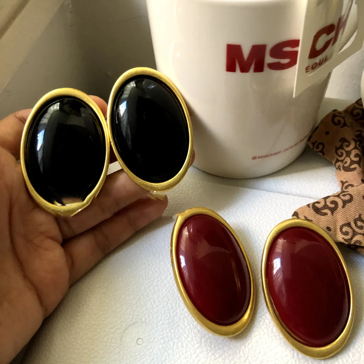 HUANQI Vintage Red and Black Oval Resin Earrings for Women Girls Fashionable Personalized Exaggerated Jewelry Metal Gifts