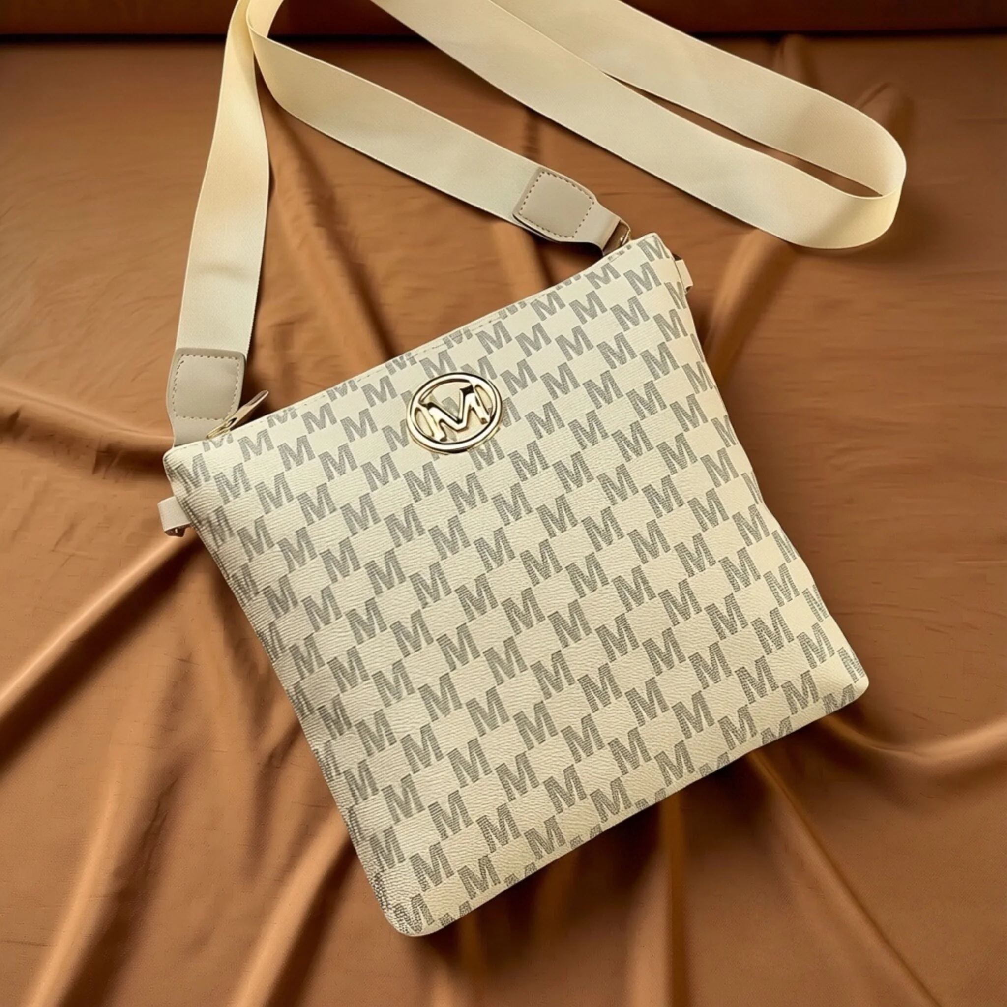 Retro Bucket Bag mit M-Buchstaben-All-over-Print – Luxuriöse Business-Umhängetasche im leichten Luxus-Stil – Schlichtes Design, große Kapazität – Detail 11