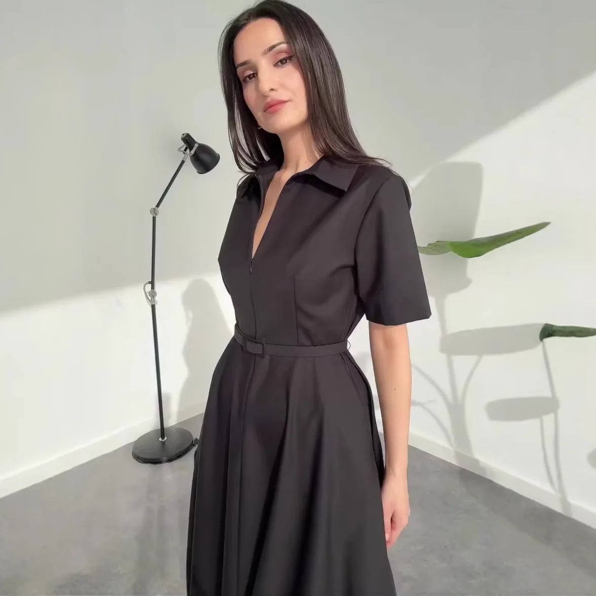 

Женское офисное платье Ele Commuter с V-образным вырезом, приталенное, длинное, черное, модное, лето 2026