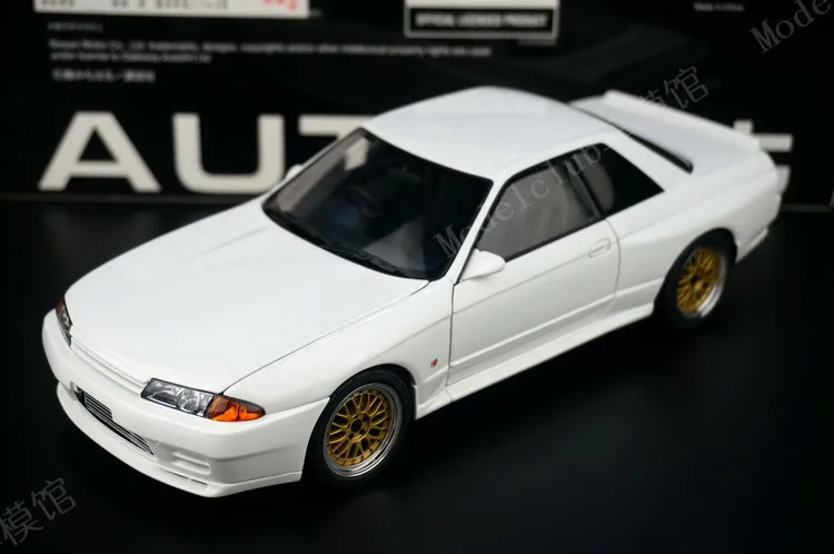 

Autoart 1:18 MIDNIGHT Series Skyline R32 White JDM Simulation Limited Edition All Open Alloy Metal Static Car Model Toy Gift