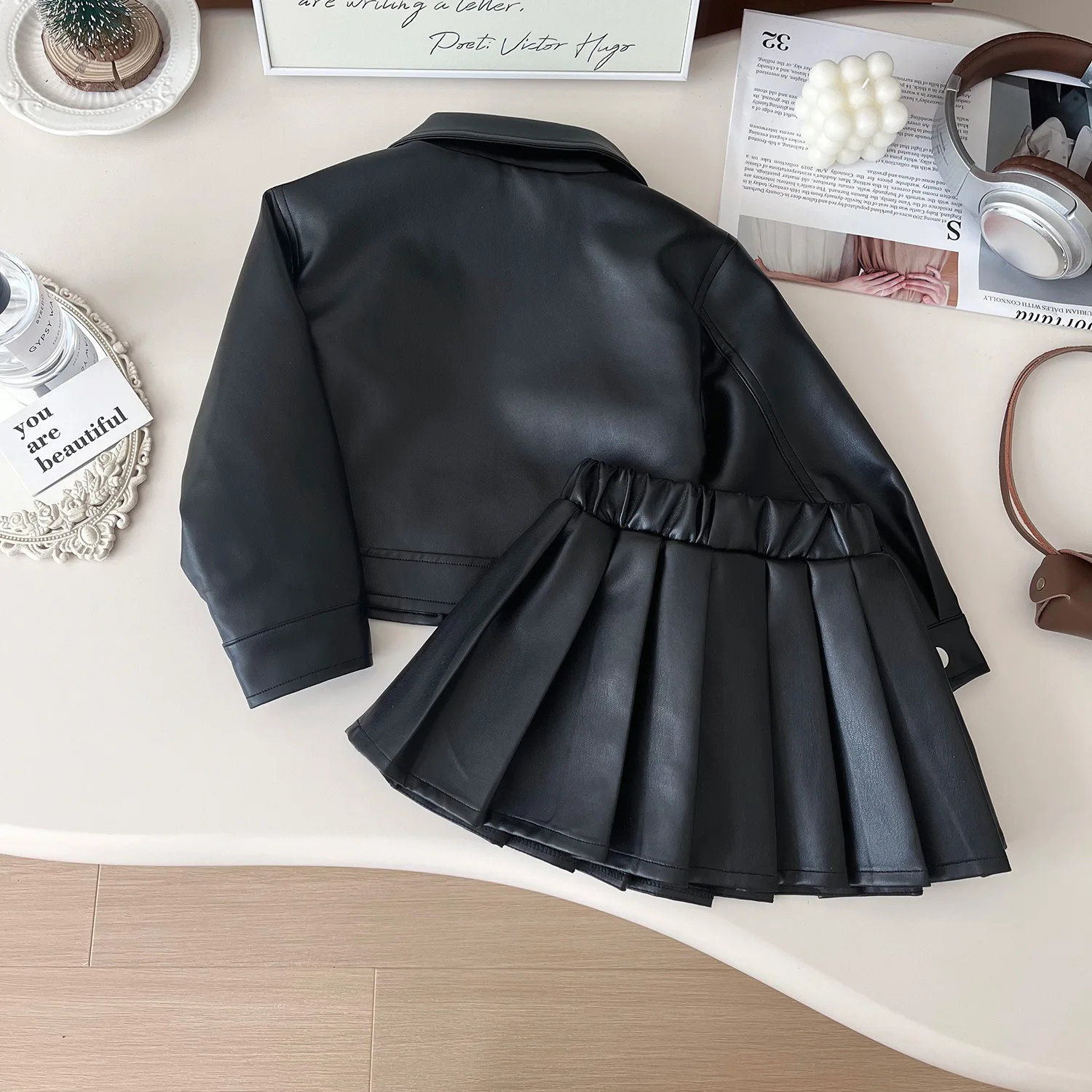 2024 Autumn New Korean Girls Small Fragrant Style Temperament Leather Jacket Set Baby Pleated Skirt Two-piece Set