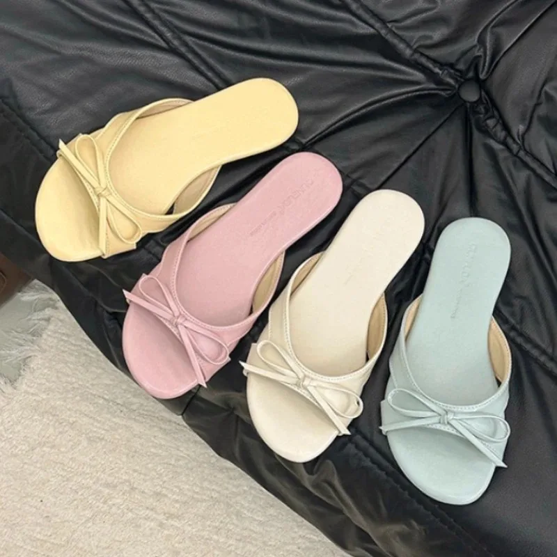 

Летние женские шлепанцы с открытым носком 2026: повседневные туфли с бантом-бабочкой, нескользящие, для пляжа и дома