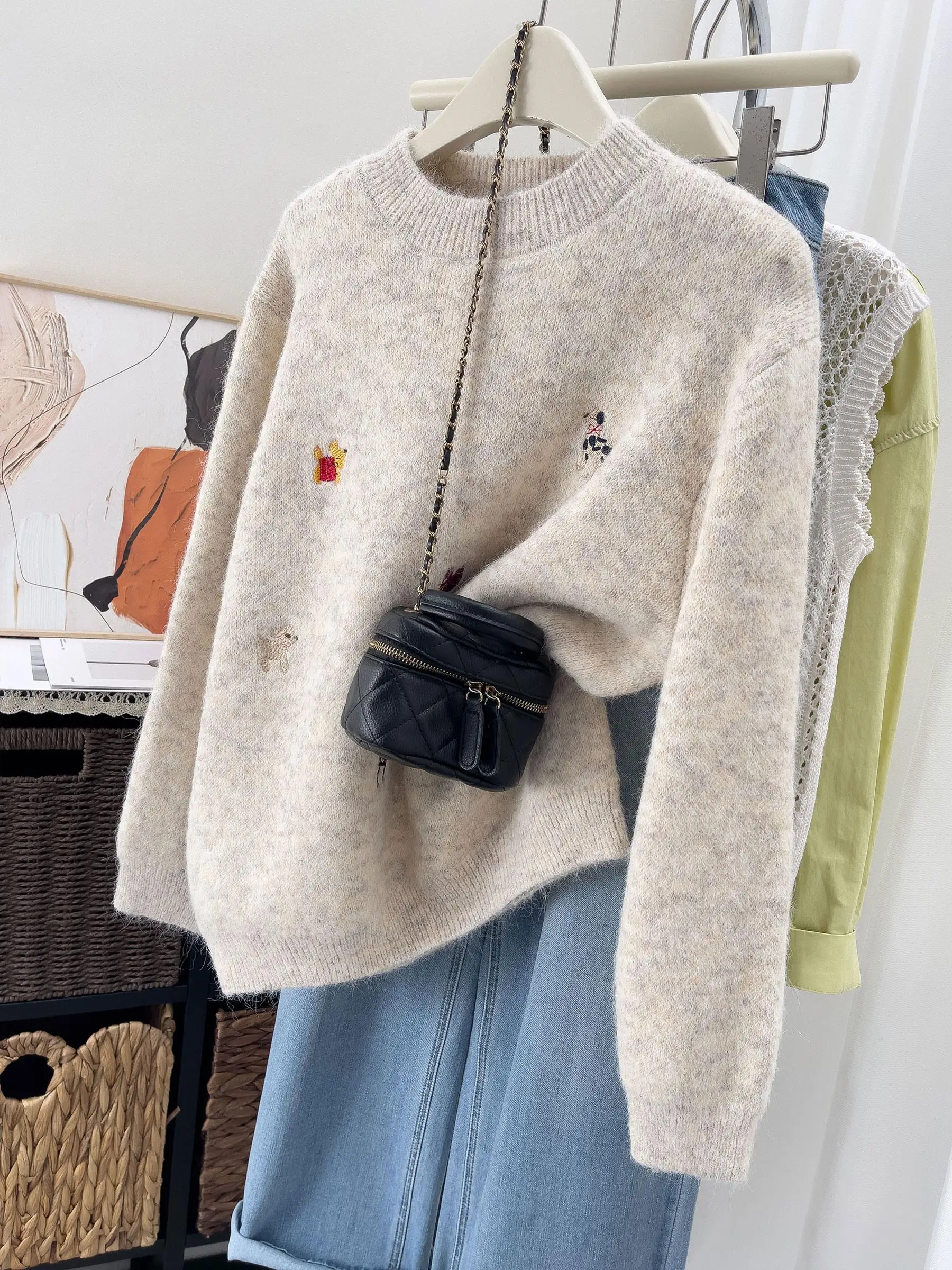 

Женский вязаный свитер оверсайз, осень-зима, модный свободный крой с вышивкой, утягивающий топ, корейский сле, ленивый сле