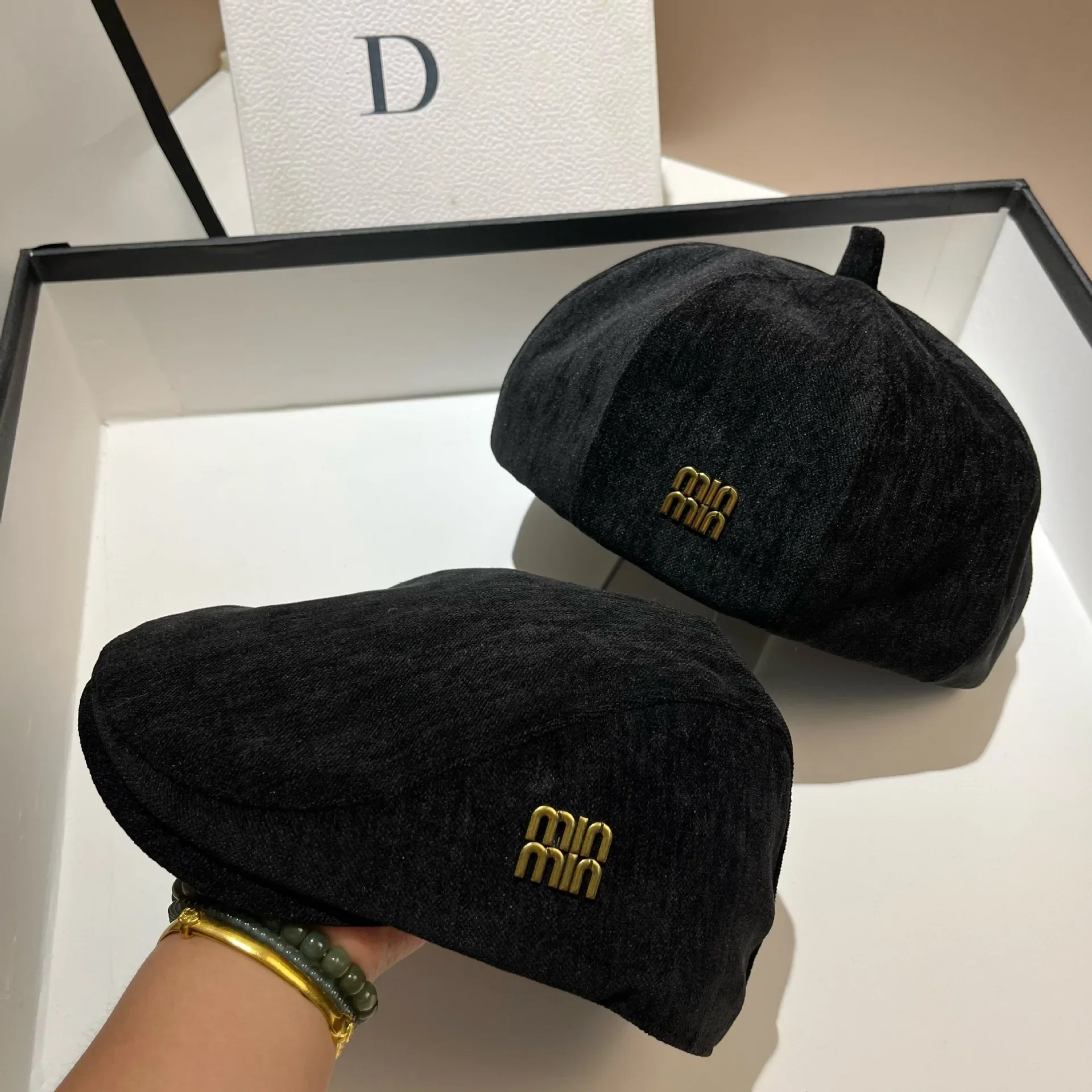 

Берет в стиле ретро в корейском стиле 2025 года — милый милый дизайн, подчеркивающаяся форма лица, идеально подходит для повседневного ношения