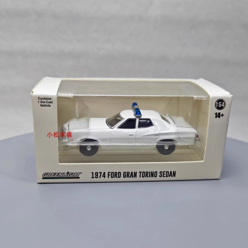 

Green Light 1:64 1974-76 Ford Gran Torino Седан - Белые Коллекционные игрушки Маленький подарок Модель Настенный кулон