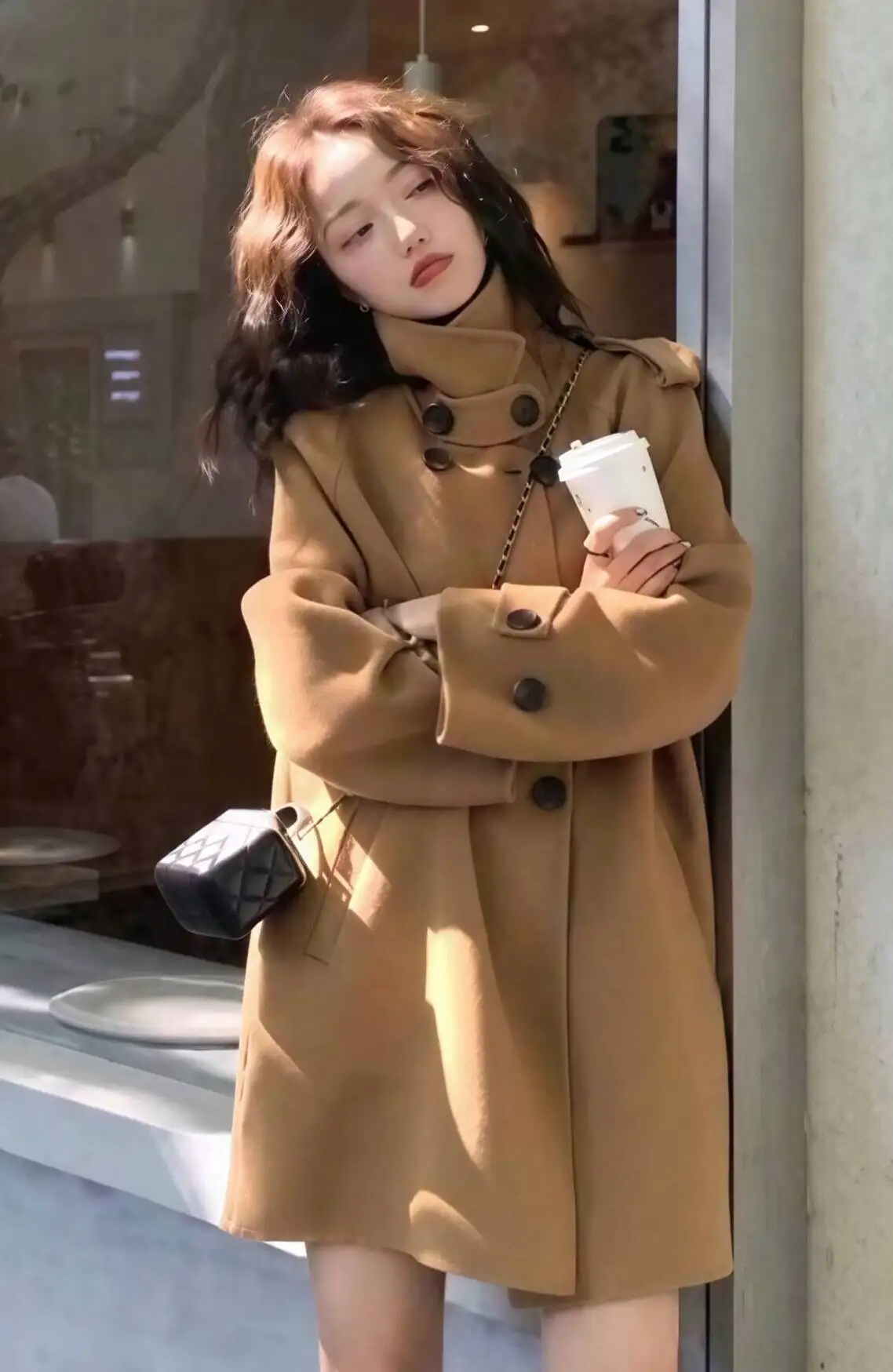 

Шерстяные пальто, женское шерстяное пальто, черное женское осеннее замшевое красочное стеганое пальто на пуговицах, укороченное талию с воздушным шаром и толстым рукавом