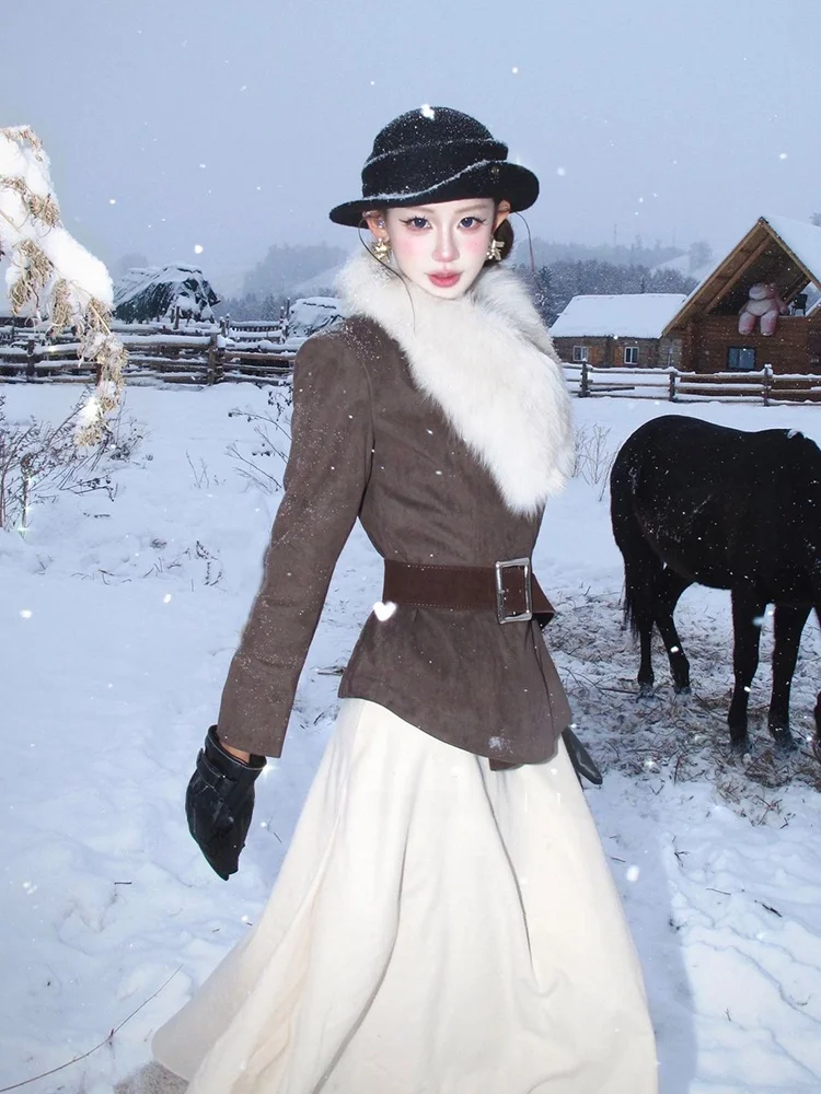

Elegant Unique Women's Suede Jacket with Fur Collar Splicing Retro Style Quality Polyester Fiber Long Sleeve Coat for Daily Use