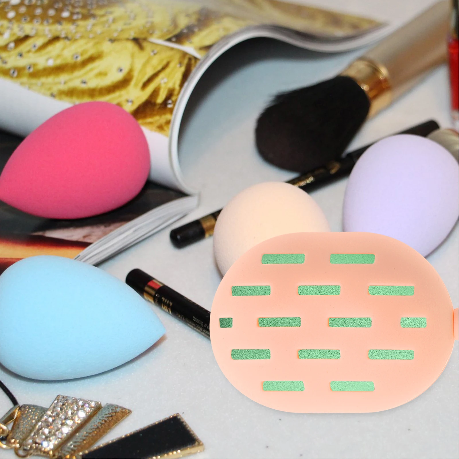 

Makeup Sponge Holder Lightweight Portable Beauty Egg Storage Box Blender Puff Case Container Dustproof Travel Dry