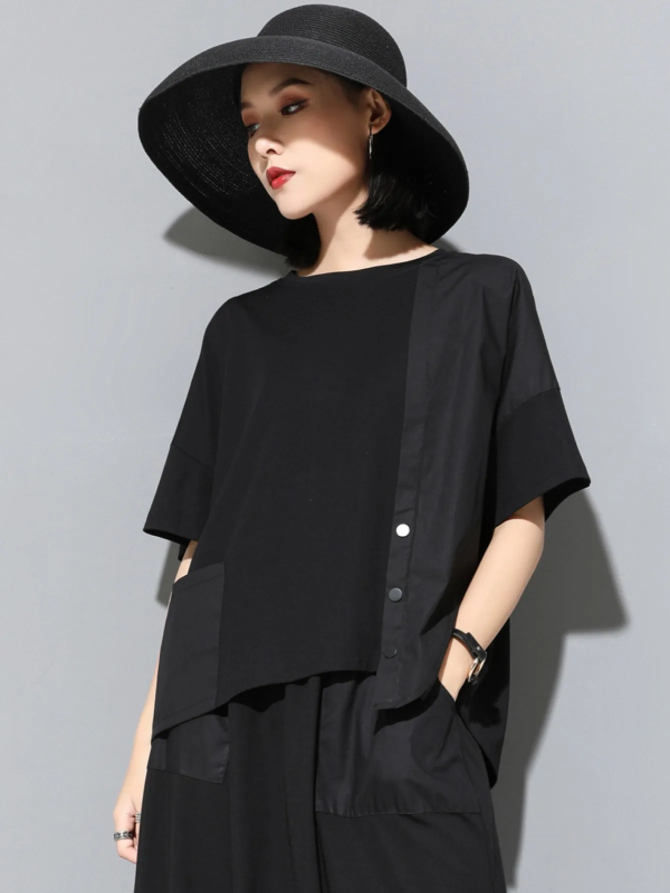 Summer New Fashion Minimalist Unique Design Asymmetrical Top Stylish Simplistic Trendy Upperwear for Women