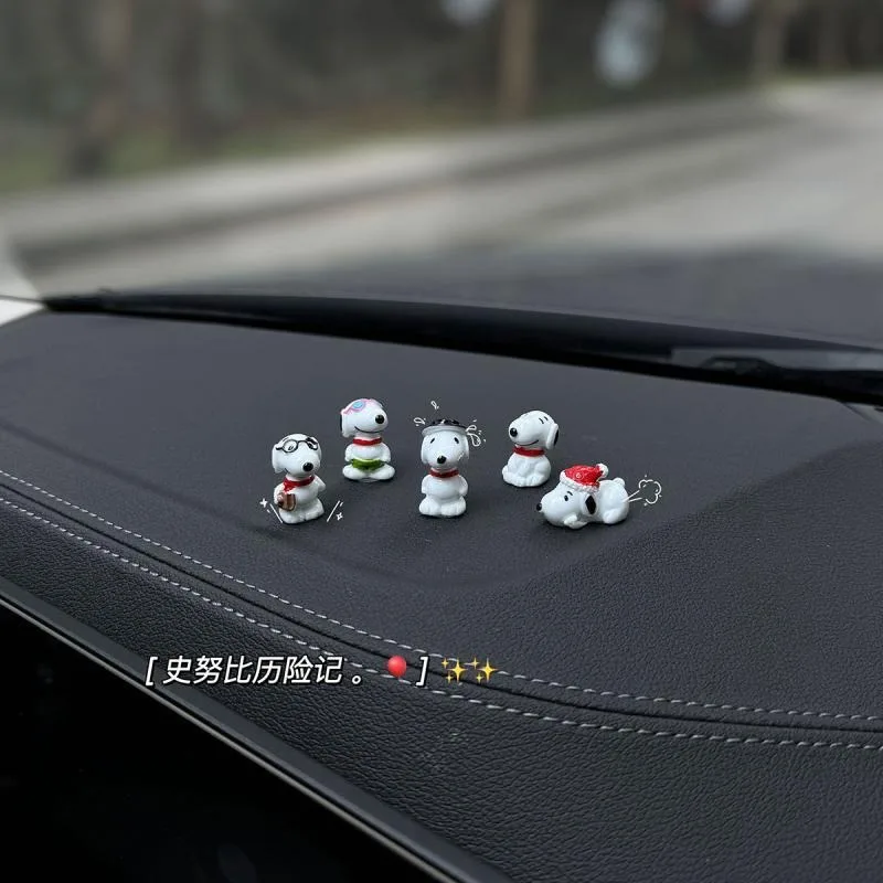 

Snoopy Kawaii Cartoon Model Animation Character Q Doll Toy Anime Peripheral Cute Doll Car Ornament Children's Toy Birthday Gift