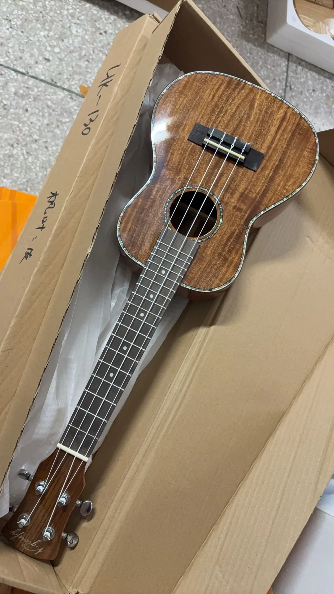 قيثارة صوتية صلبة كاملة مقاس 24 بوصة احترافية مع جسم أكاسيا صلب/جسم أكاسيا صلب، حفلة 24 قيثارة، أرز صلب/شجرة صلبة