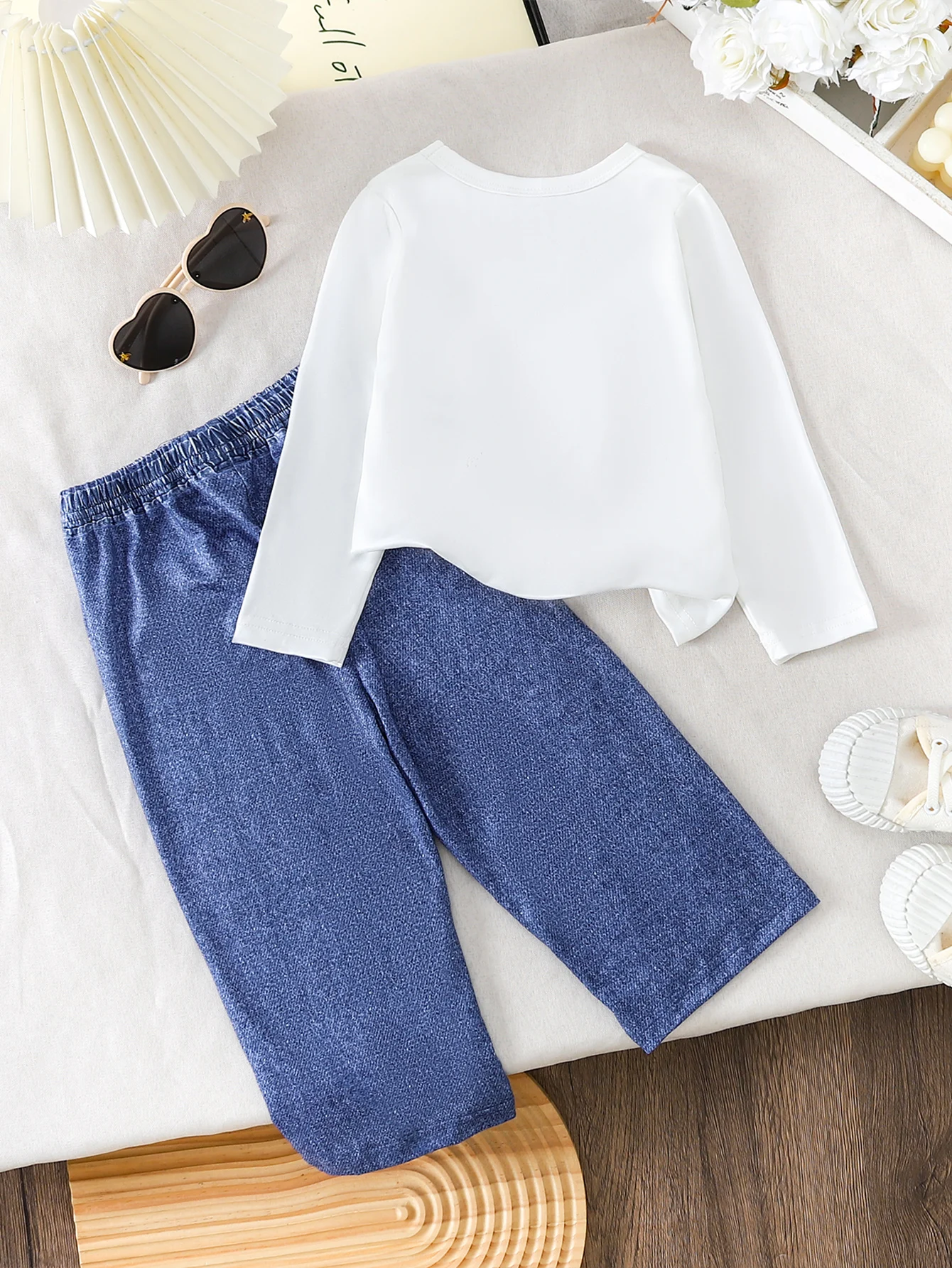 2pcs Spring Autumn Baby Girl Outfit Set, White Big Bow Print Long Sleeve T-shirt + Imitation Denim Straight Pants with Pink Bow
