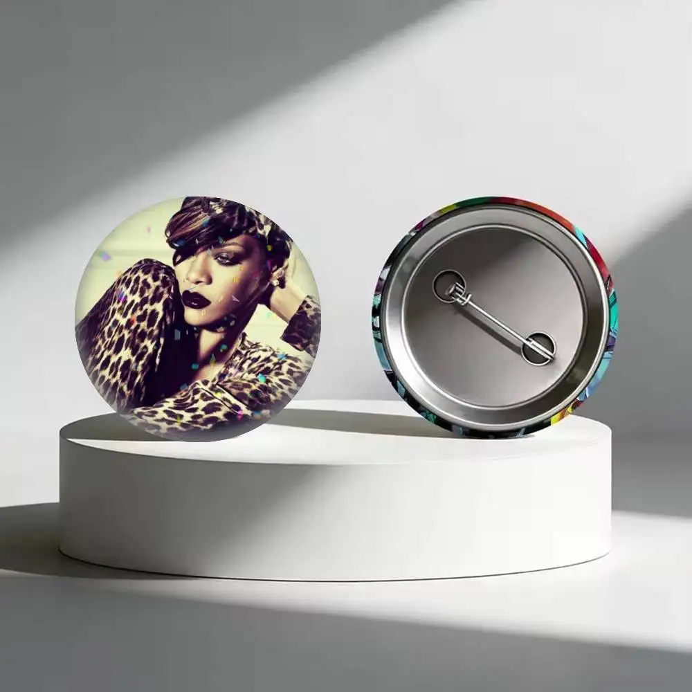 Iconic R-Rihanna  25 32 44 58 75mm Badges Personalized Round Brooches Pins Accessory Gift