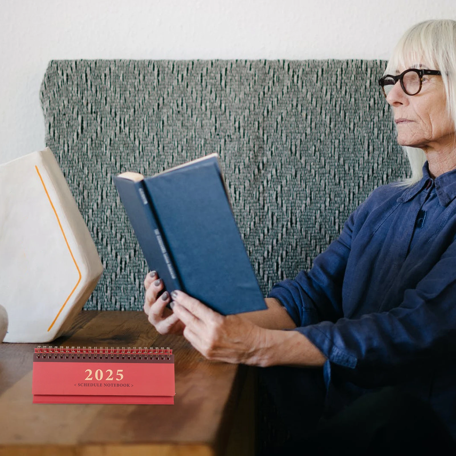 

Мини-настольный календарь 2025 года, горизонтальный маленький офисный настольный планировщик, английское издание, органайзер для расписания, флип-календарь