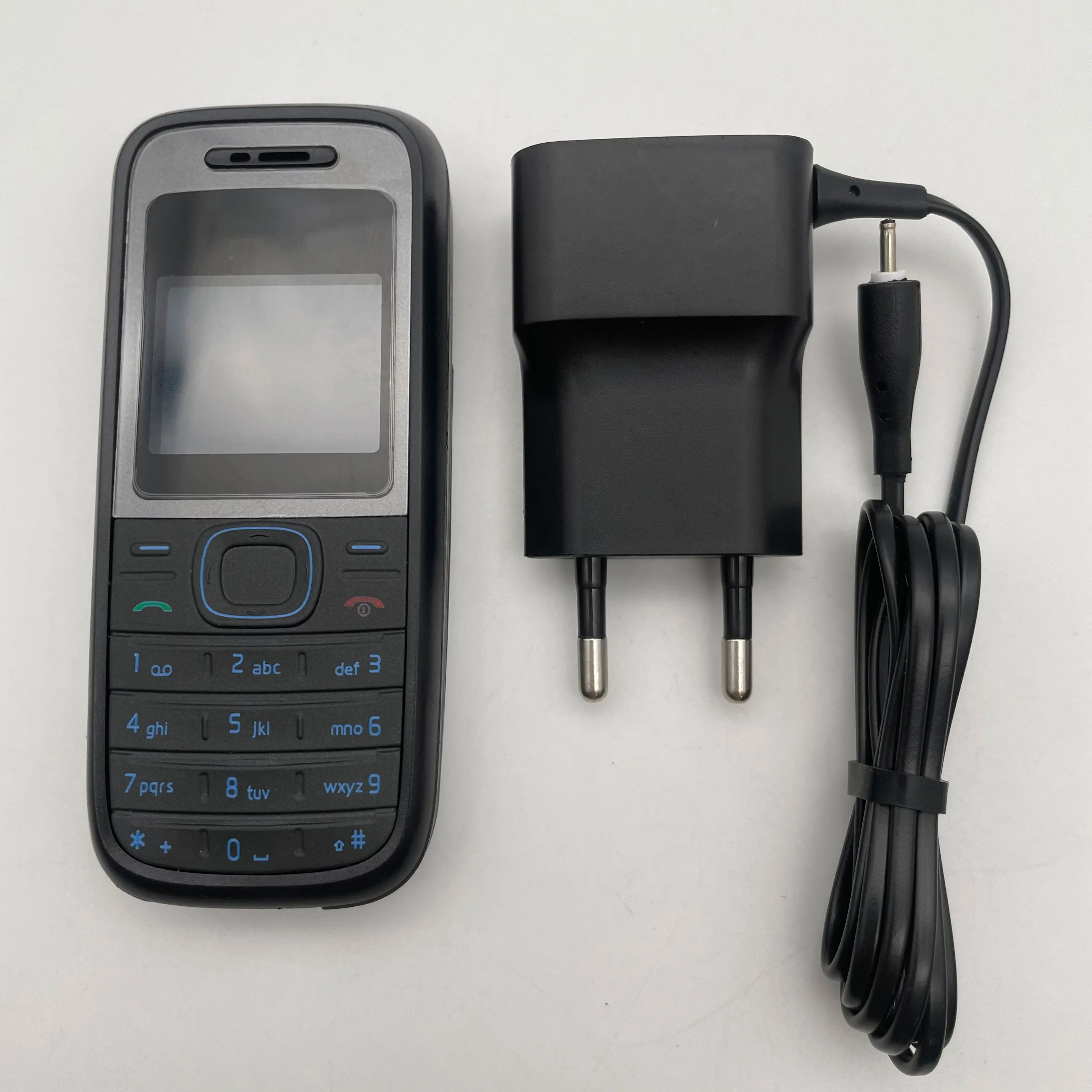 هاتف محمول أصلي غير مقفول 1208 بشريحة واحدة GSM 900/1800 لوحة مفاتيح عربية روسية مصنوعة في فنلندا