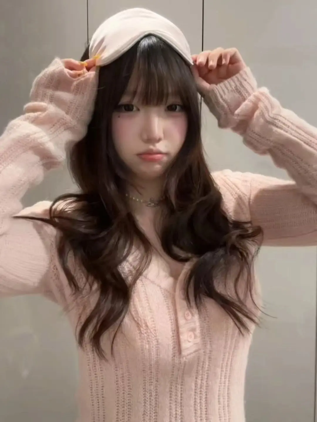 

Korean Style Sweet Spicy Pink V-neck Knitted Sweater Women's Soft Cozy Base Layer Top Fashion Autumn 2025 New Arrival
