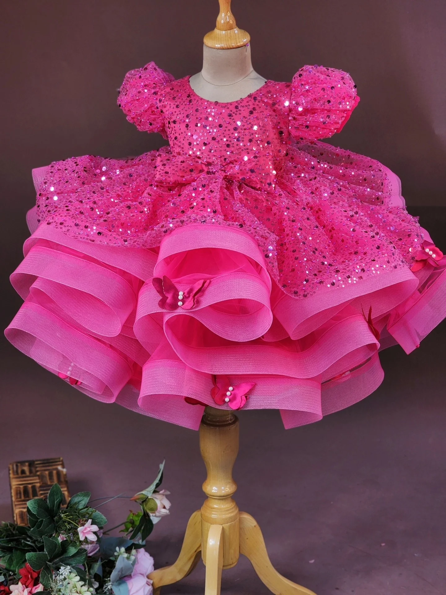 Rosa lantejoulas vestidos da menina de flor na altura do joelho borboleta arco crianças vestidos de baile de aniversário para festa personalizado