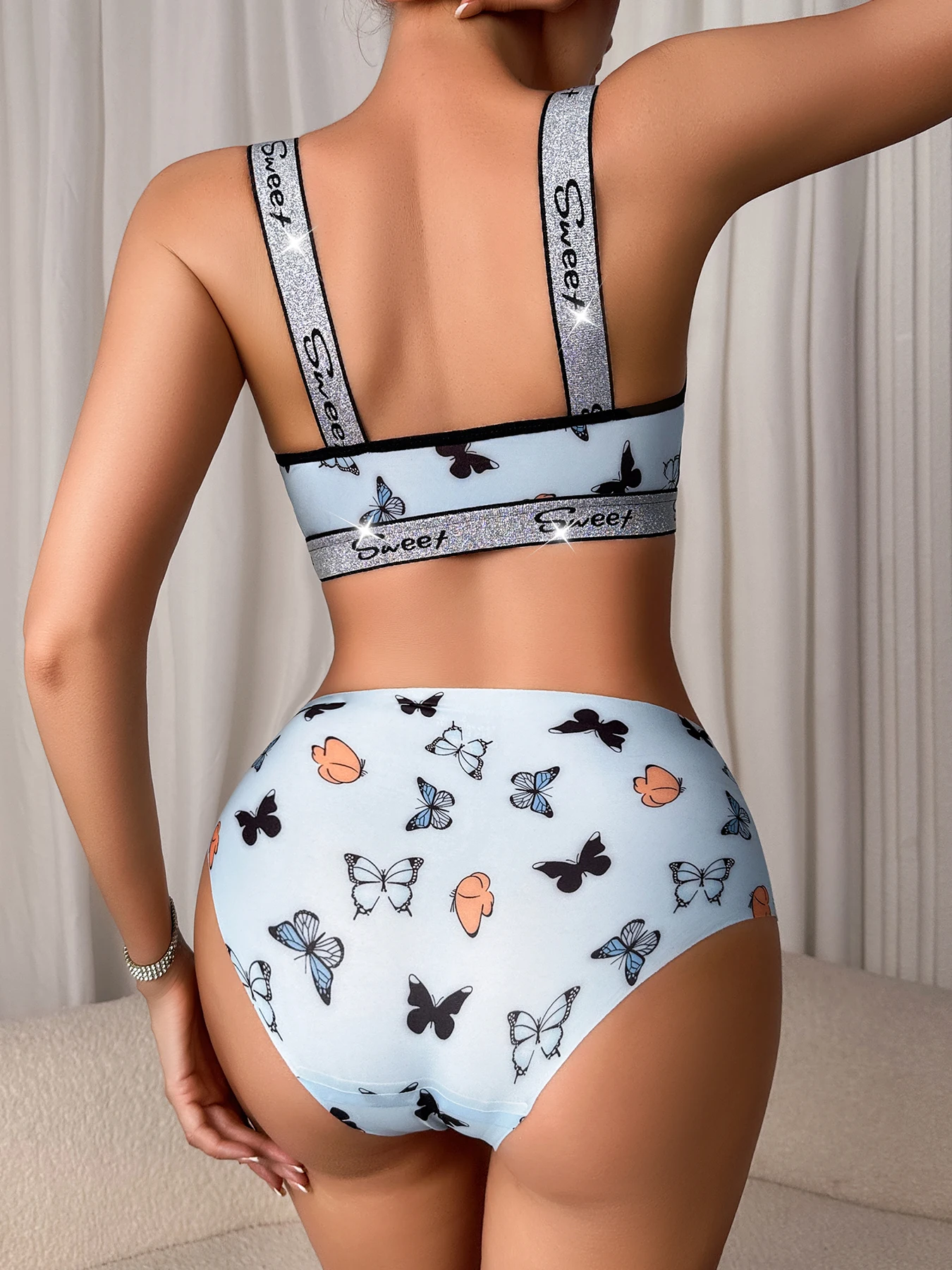 1 set of butterfly print front-opening women's lingerie set, featuring a wide-shoulder strap bra without underwire and seamless