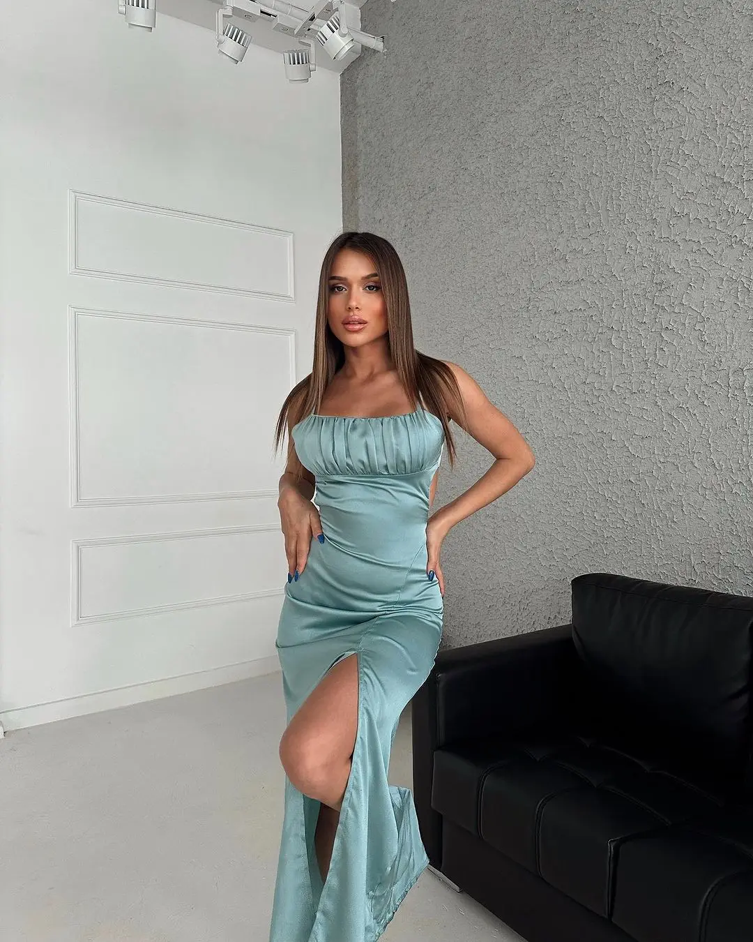 Vestido de fiesta de sirena con tirantes finos para mujer, escote cuadrado, bordado hasta el suelo, vestido de noche Formal de Arabia Saudita, negro