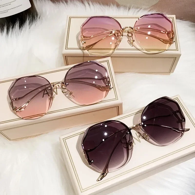 Luxury Round Gradient Sunglasses Vintage Women Metal Curved Temples Eyewear Ocean Rimless Fashion Sun Glasses Ladies Shades