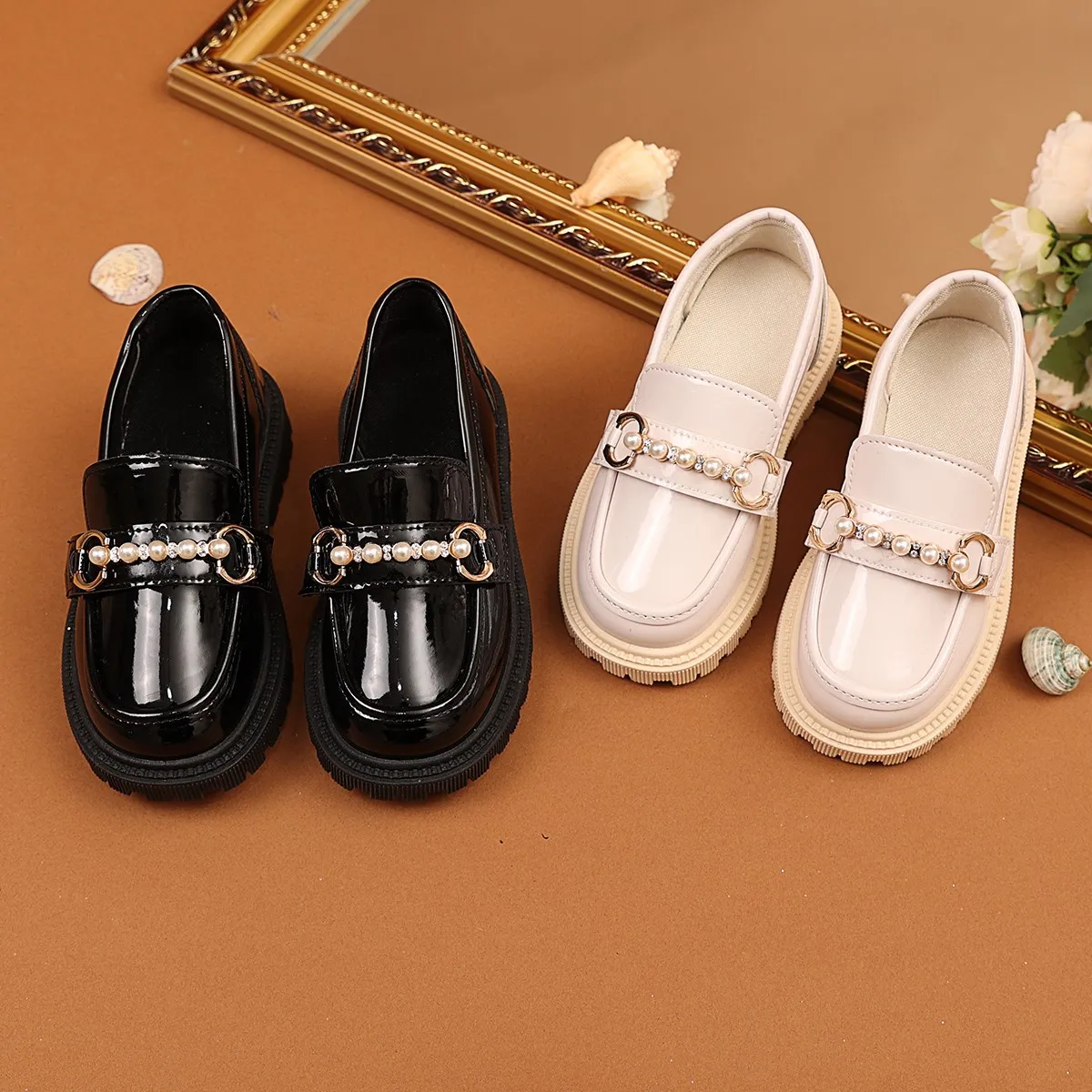 

Kids Princess Leather Shoes Soft Bottom Girls Casual Flat Shoes Slip-on 2025 Spring Autumn Children Performance Shoes Round Toes