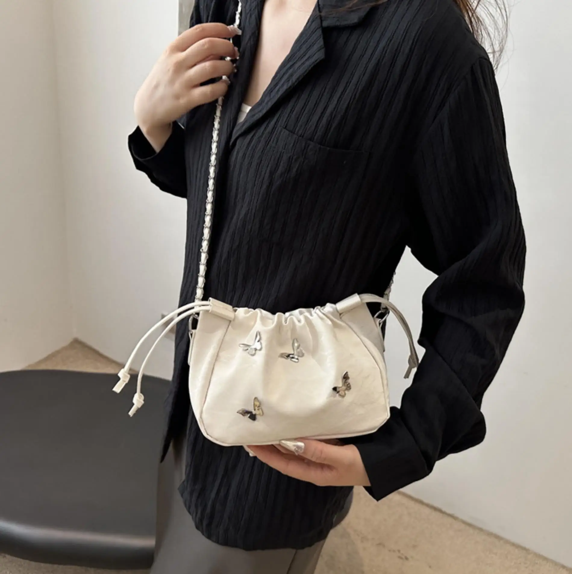 2024 new fashionable butterfly chain shoulder bag with high-end and versatile crossbody bucket bag