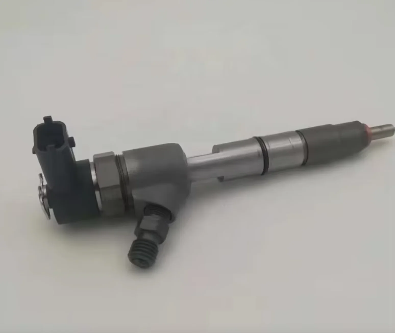 1Pcs Diesel Nozzle Fuel Injector Nozzle For Opel Astra Vectra Zafira Renault OE No.:0445110634,0986435205,4420518