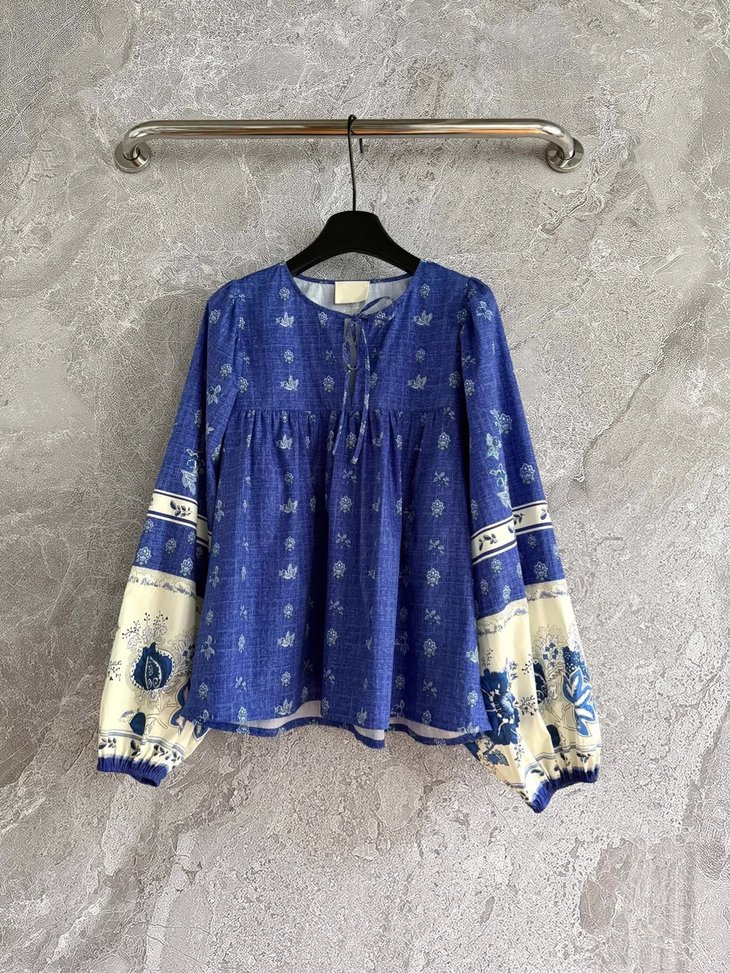 

Flower Print Female Blue Shirt 2025 New Lace-up Round Neck Lantern Sleeve Vintage Loose Blouse Top