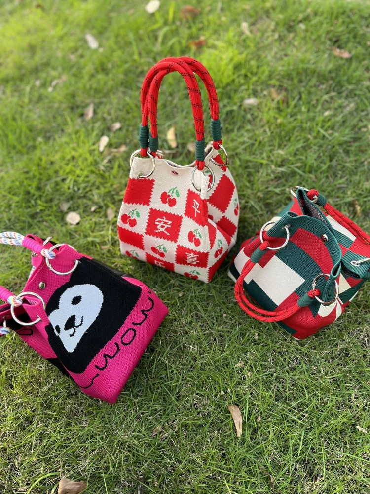 

Ladies Large Capaci Knitted Buet Bag with Magnetic Bule Faionable Versatile Small Handbag Soft Polyester Casua...