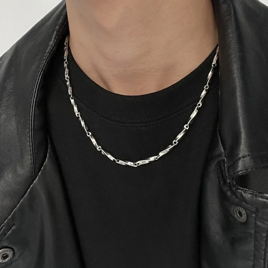 Mobius titanium steel necklace for men and women does not fade cold wind hip hop personality advanced sense collarbone chain me