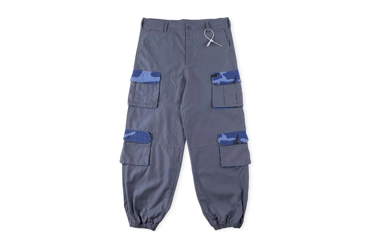 

22SS 1:1 High Quality Camouflage Button Multi-pocket Cargo Trousers Men Women EU Size Pure Cotton Pants Fashion Four Seasons