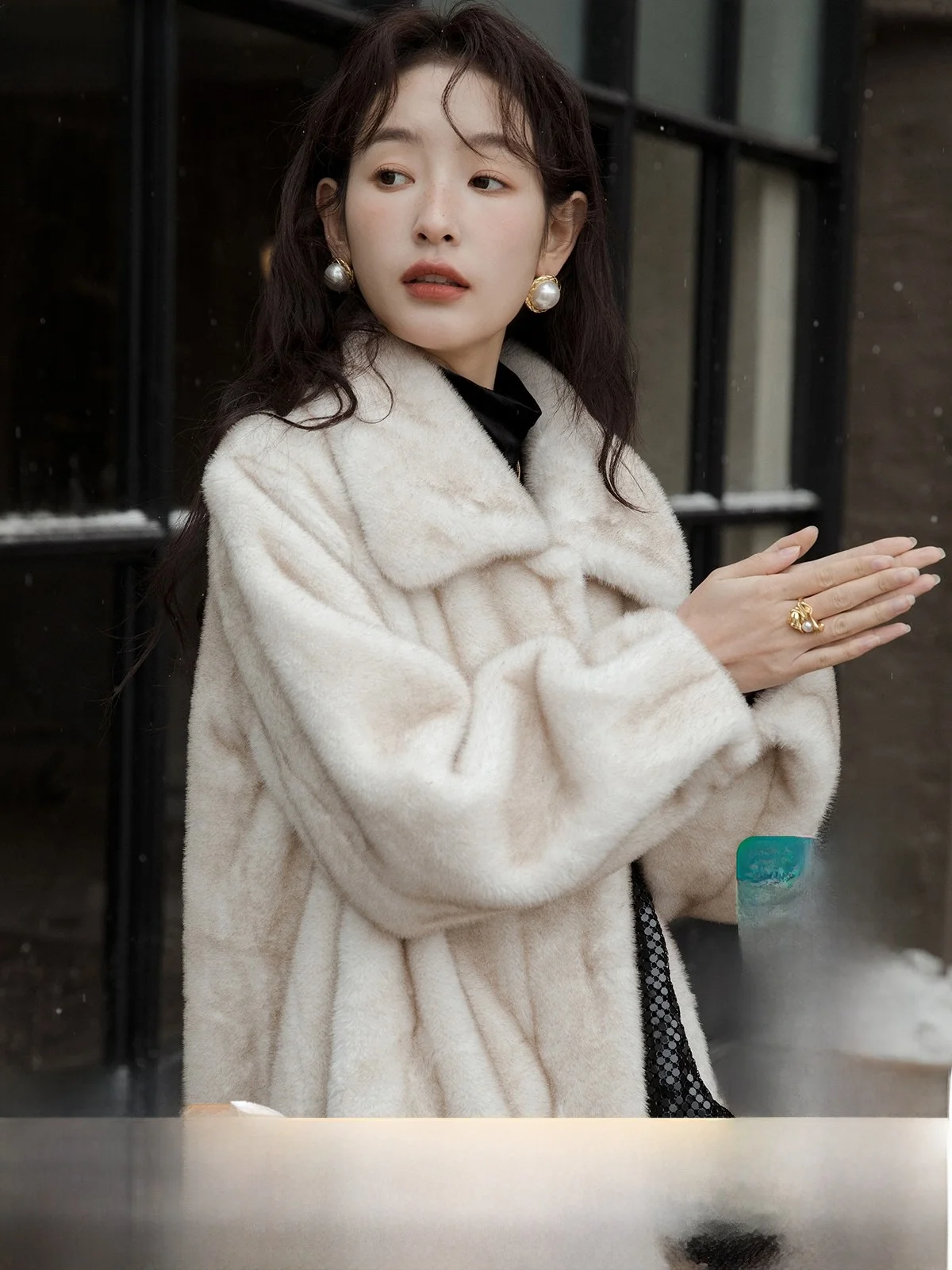

Youthful Long Whole-Rabbit Fur Coat Slimming Eco-Friendly Women's Faion Outerwear Velvet Rabbit Fur Coat for Young Ladies