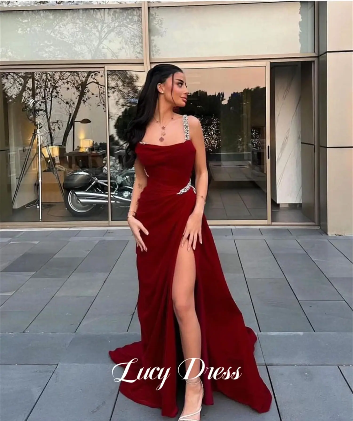 Lucy Women Evening Dress Glittery Embellishments Deep Red Ball Gown Grace Mermaid Graduation Elegant Womens Party Dresses