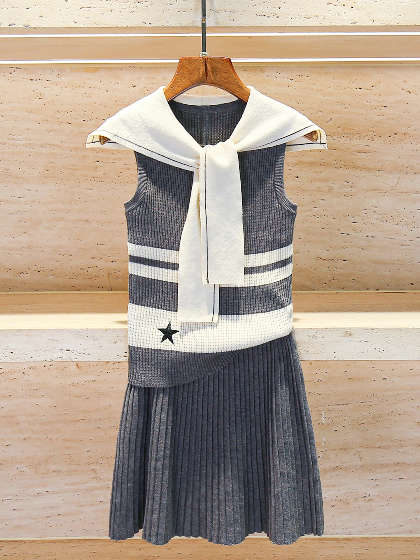 

High-End Women's Knitted Vest And Skirt Set Navy Collar Striped Faion Ensemble Polyester Fiber Two-Piece Suit for Ages 25-35