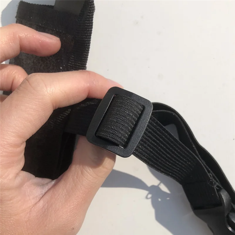 يتم تجهيز مراوح الرقص AS96 بأكمام معلقة وأحذية أرضية ومراوح يدوية ومراوح يدوية قابلة للطي