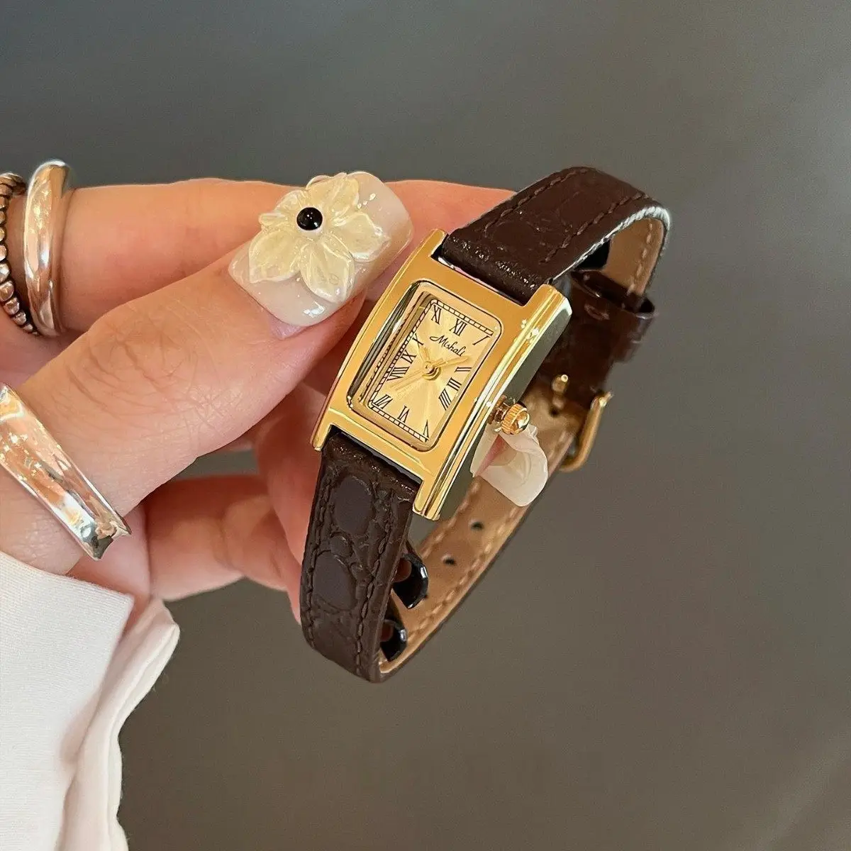 Retro Square Watch2026ModelLightLuxuryWomen'SQuartzWatch Small And Exquisite A Perfect Gift For Ladies Stylish Quartz Wristwatch