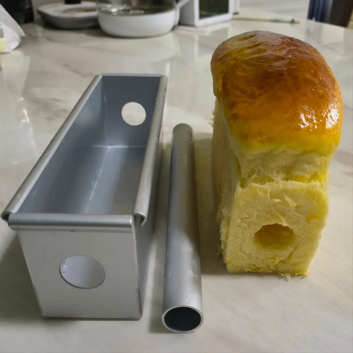 A56K Long Cake Baking Pan Flowing Heart Cake Mold Aluminium Alloy Square Bread Loaf Pan with Center Tube DIY Cake Tools-B