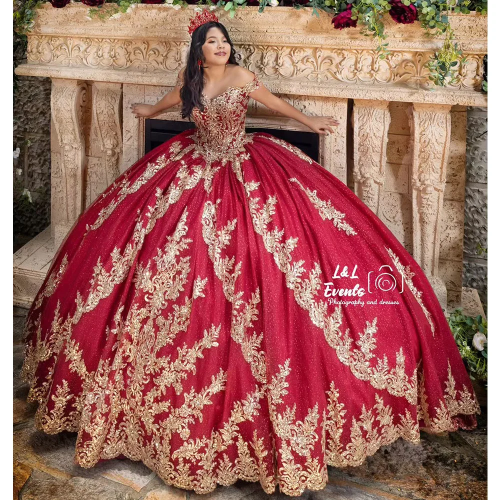 Vestido De baile rojo con hombros descubiertos, traje De quinceañera con apliques dorados, corsé De encaje, 15 Años