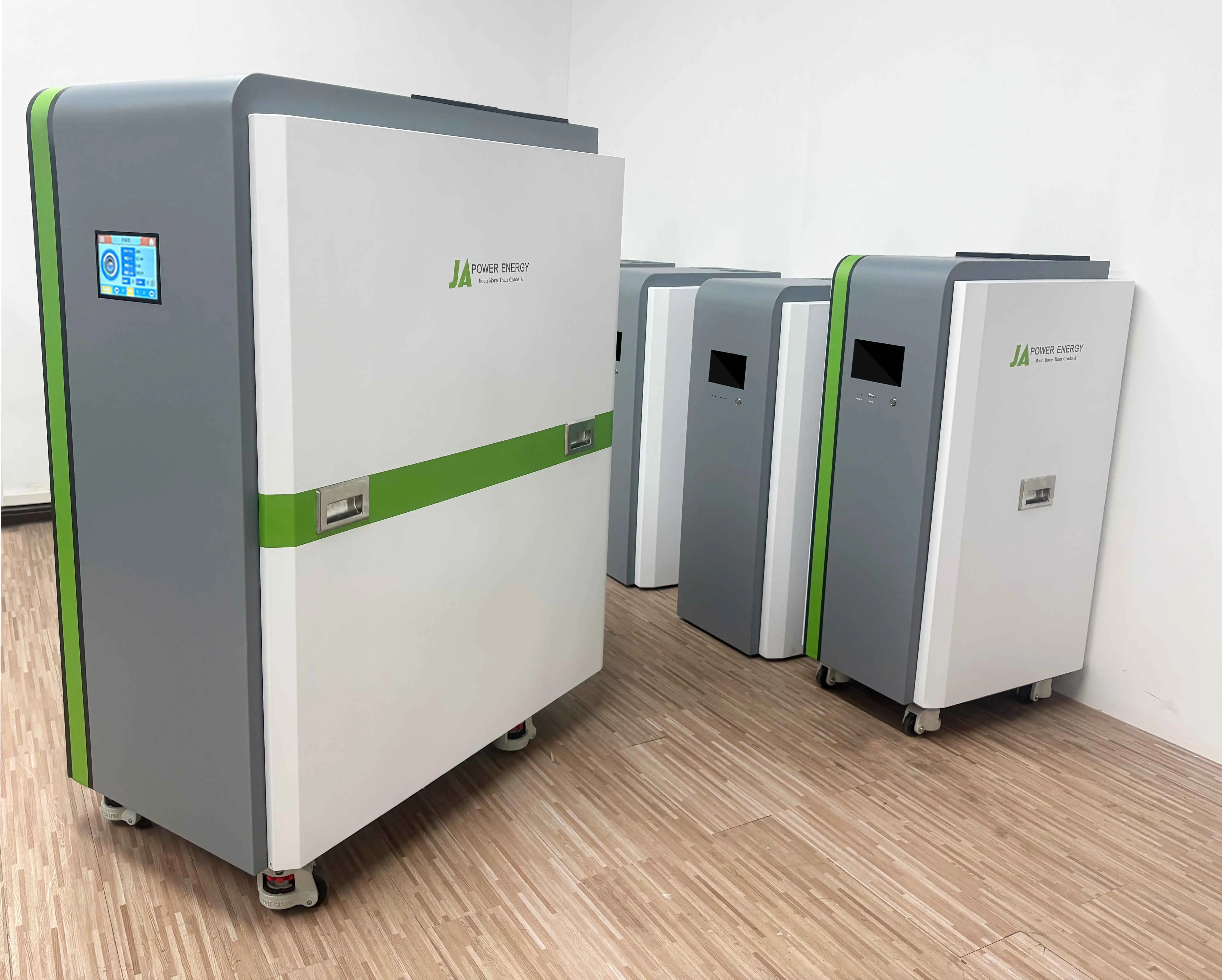 Clean Energy Storage Off Grid Hybrid Deye 20kw 51.2v 43kwh Stackable Solar Battery 50kwh 80kwh Plug and Play All in One System
