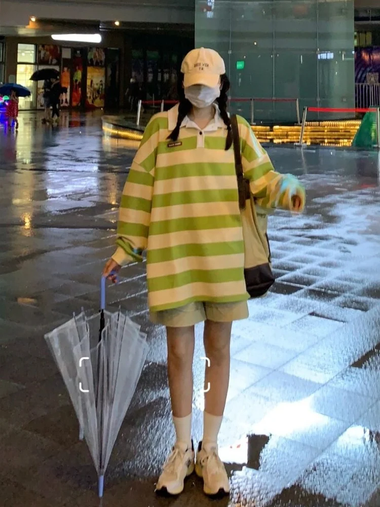 سترة نسائية كبيرة الحجم للربيع والخريف بياقة بولو رفيعة 2025 سترة فضفاضة جديدة على الطراز الأمريكي للطلاب #4