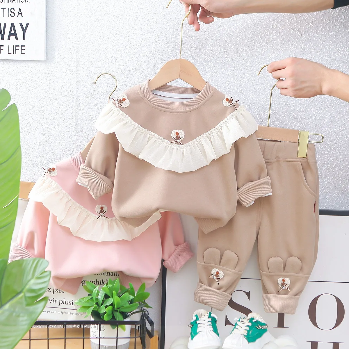 

Весенне-осенние комплекты одежды для маленьких девочек, детская футболка, брюки, костюм из 2 предметов, кружевная одежда принцессы с героями мультфильмов, повседневная спортивная одежда