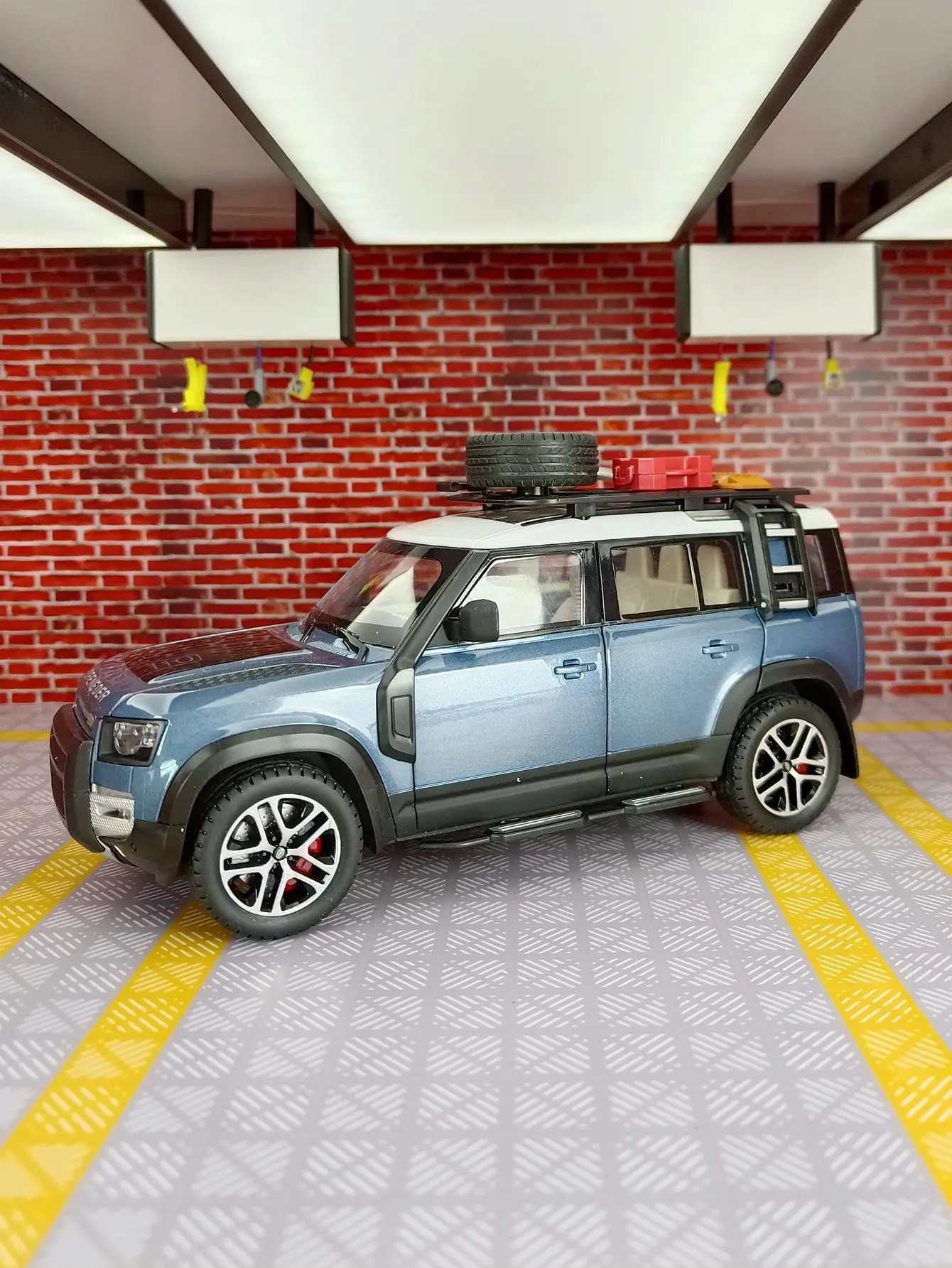 1:22 Land Rover Defender Hohe Simulation Diecast Metall Legierung Modell auto Sound Licht Zurückziehen Sammlung Kinder Spielzeug Geschenke