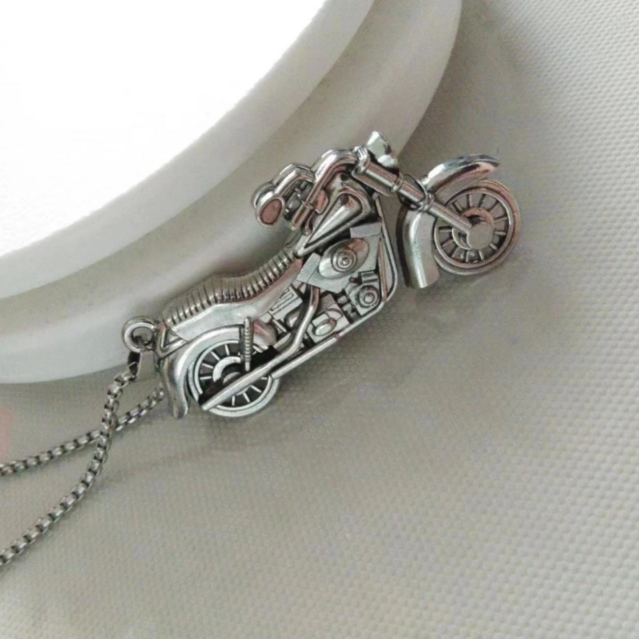 Retro motorcycle motorcycle necklace trendy men and women personality punk student Harley motorcycle versatile pendant new style