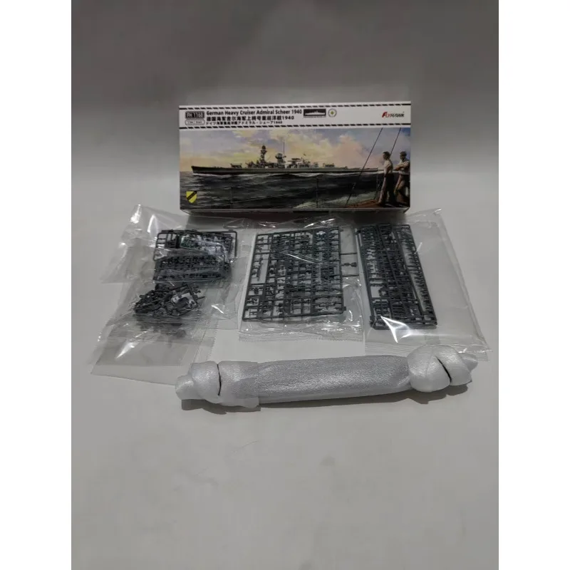 

Flyhawk FH1168 1/700 German Heavy Cruiser Admiral Scheer 1940 Plastic Assemble Model Kit