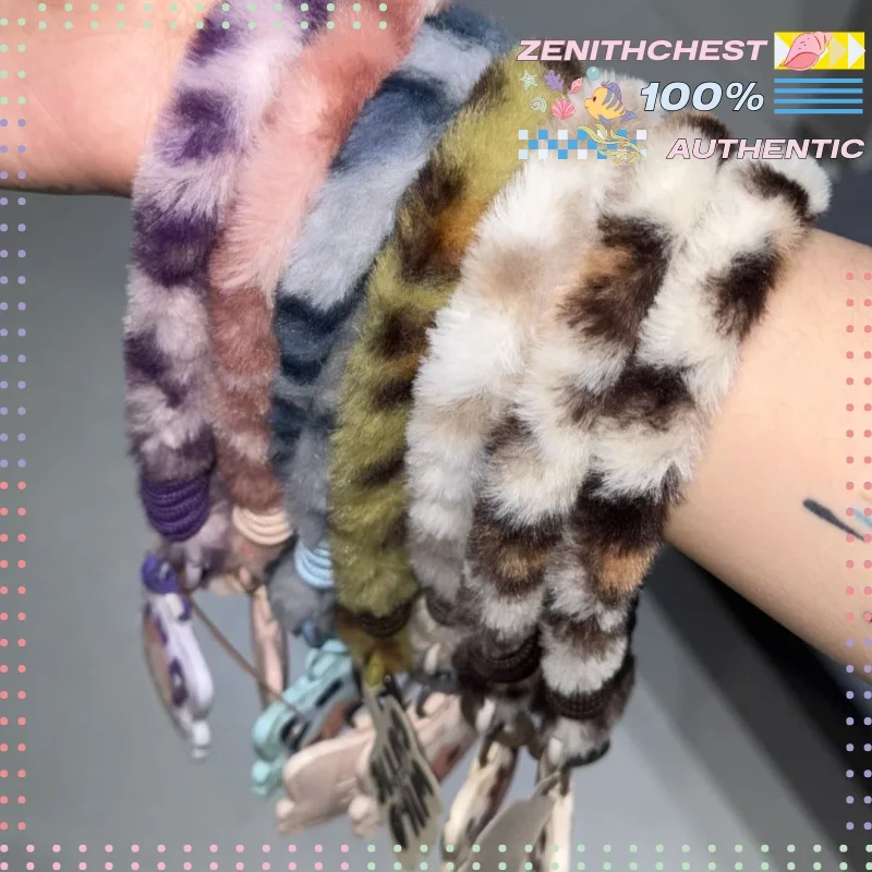 POPMART Crybaby Wild But Cutie Phone Lanyard Series صندوق أعمى Crybaby سلسلة هاتف فريدة للأطفال هدية خاصة عصرية