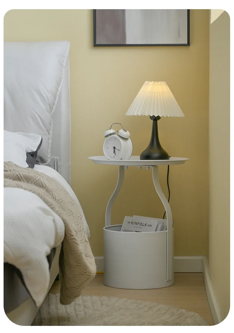 

Кремовый стиль, железная художественная прикроватная тумбочка для спальни, круглая бытовая мини-простая ультраузкая прикроватная тумбочка